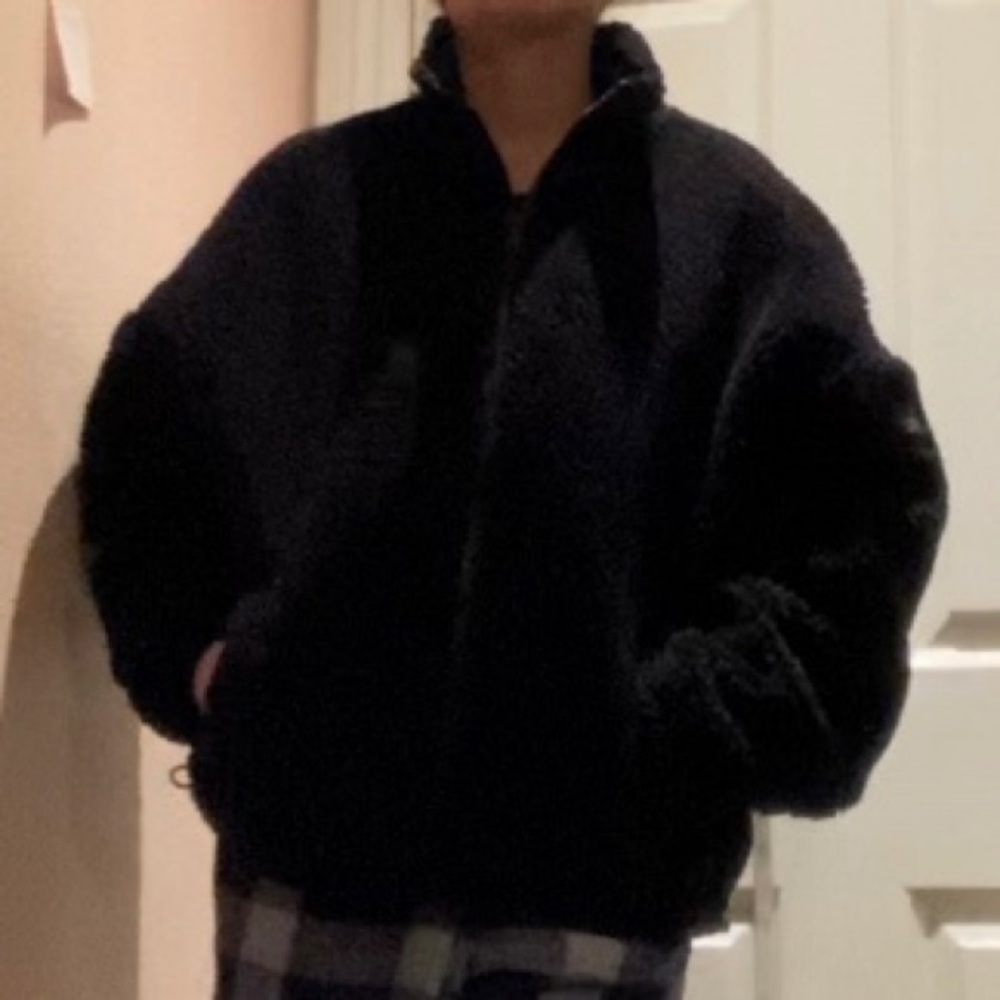 SOLD -NWT Alo Yoga faux fur jacket